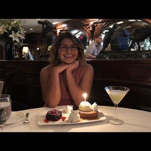 Meet your Posher, Yaqueline